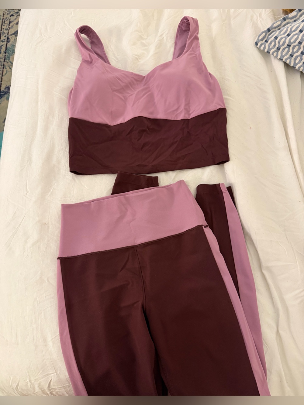 Old Navy Studio Smooth Mauve & Burgundy Women's Active Bra and Legging Set